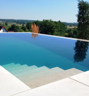 3er Fotos oben auf der Infinity pool Seite